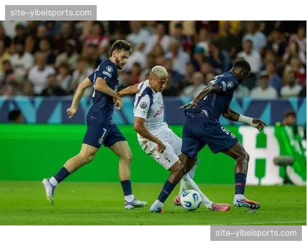 热刺运动战进攻转化率低下，全场九次射门零射正半场